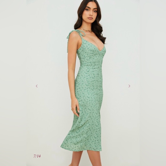 House of CB - ‘Cornelia’ Green Tonal Floral Midi Dress - Picture 6 of 16